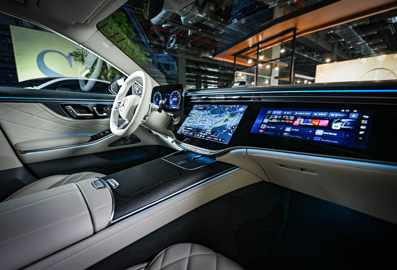 圖6_ The new S-Class 首度全面導入由 NVIDIA 晶片驅動、品牌專屬研發的 MB.OS 作業系統。